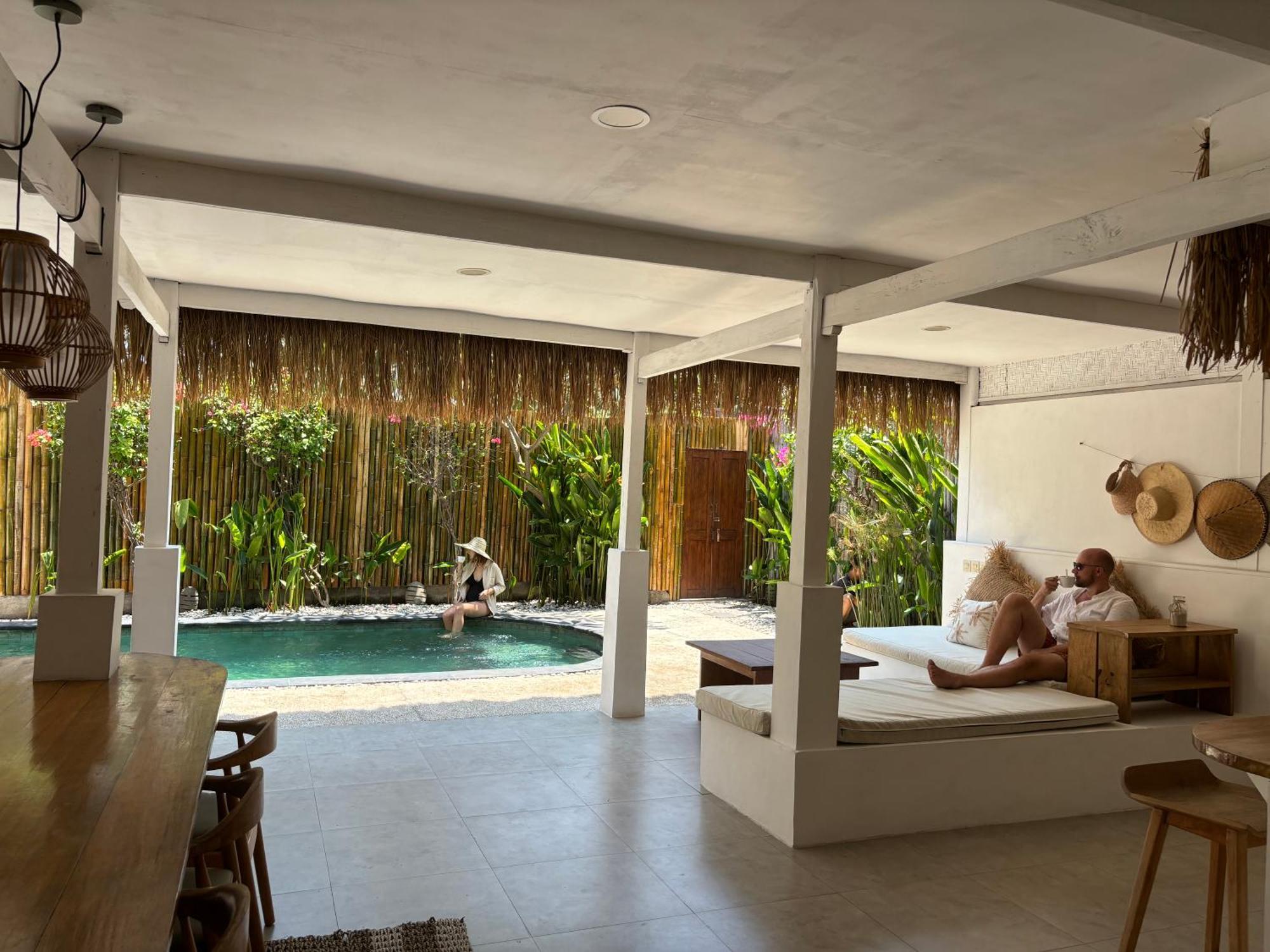 Villa Tiga กิลิไอร์ ภายนอก รูปภาพ