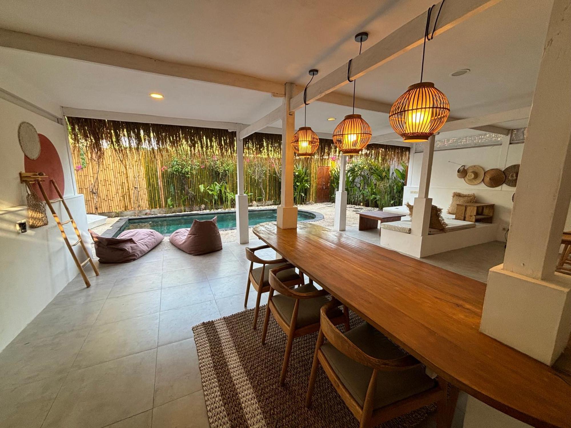 Villa Tiga กิลิไอร์ ภายนอก รูปภาพ
